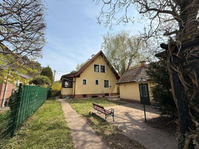 Familienhit mit Potential: Haus inkl. Keller, großer Garten u. Top-Anbindung