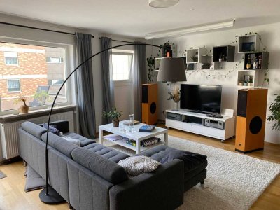 Untermiete in möblierter 122qm Wohnung in Top-Lage mit 4 Balkonen & optionaler Garage (Dez25-Nov26)