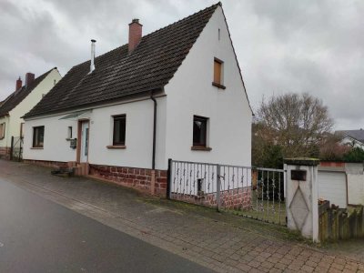 Schönes freistehendes Mietshaus mit Garten in der Südlichen Weinstraße