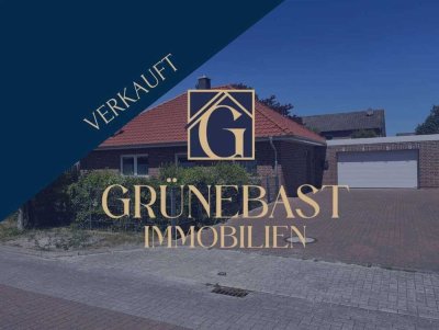 VERKAUFT: Neuwertiger Bungalow in Horumersiel – ruhig gelegen mit Ausbaureserve