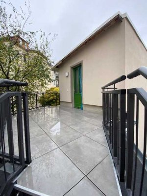 Junges Wohnen_Apartment mit großer Terrasse im Hinterhaus