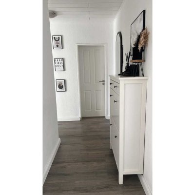 Modernisierte 3,5-Zimmer-Wohnung mit Loggia in Parknähe