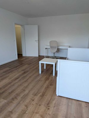 Modernes Apartment mit Balkon und Stellplatz