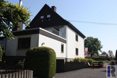 Großzügige 1-2 Fam.-Haus mit gr. Garten und sep. Bauplatz