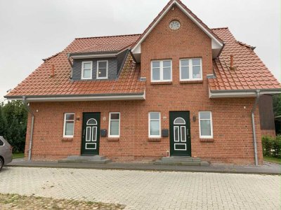 neuwertige Doppelaushälfte