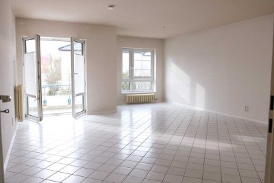 Schöne 3-Zimmer Wohnung im Grünen mit Balkon, Einbauküche und Stellplatz