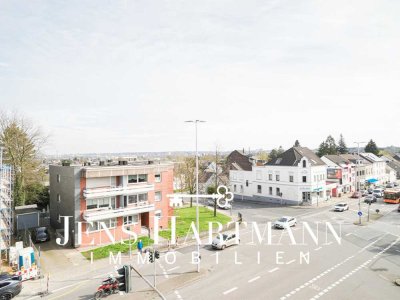 Panoramablick über Speldorf: Charmante Dachgeschoss-Eigentumswohnung mit Aufzug