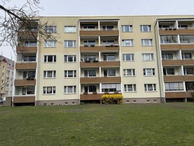 Wohnen in 1A-Lage . 3 Zimmer. Balkon mit Blick auf die Schrote
