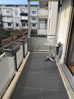 Zentrale Lage trifft entspannten Wohnkomfort! Einladende Zwei-Zimmer-Wohnung mit tollem Balkon!