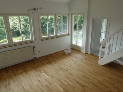 Lichtdurchflutetete 3-Zimmer- Maisonette Wohnung (99m²) mit zwei Bädern (Keine WG-Anfragen)