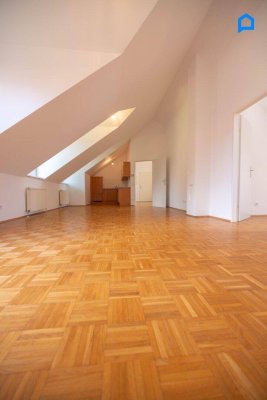 +Wien-Grenze + Helle, gemütliche 3 -Zimmer + mit 36 m² Wohnküche und 7,8 m² Balkon + grüner Innenhof, hell, ruhig, 1. OG, Dachgeschoss, D+