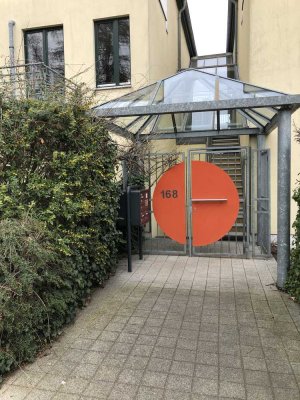 *provisionsfreie* Wunderschöne 4 Zimmerwohnung 28 qm Terasse mit guter Anbindung