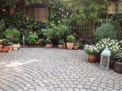 HÜRTH-BURBACH:  toprenovierte 4 Zimmer-Maisonettewohnung mit großer Garten-Terrasse