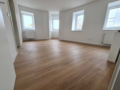 KL- City, 2 ZKB, neue Einbauküche, Tageslichtbad, Stellplatz