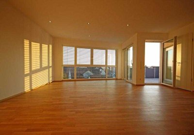 Sonnige 3-Zimmer-Wohnung mit Balkon, Aufzug und Garage