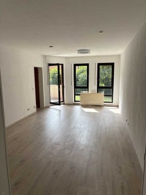Helle 2-Zimmer-Parterrewohnung in Innenstadtlage mit großem Westbalkon – ideal für Einzelperson
