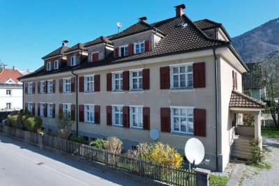 CHARMANTE 4 ZIMMER WOHNUNG IN ZENTRALER LAGE
