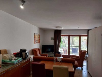 Helle 1-Zimmer Erdgeschosswohnung mit Balkon in Aschaffenburg-Nilkheim