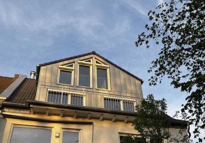 Erstbezug nach Dachausbau: Exklusive Maisonette mit West-Dachterrasse & Garage in Bilk