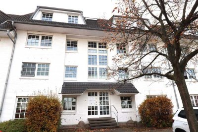 Tolle 3-Zimmerwohnung im Dachgeschoss mit Süd-Balkon und Tiefgaragenstellplatz im "Weißen Viertel"