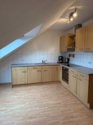 Teilmöblierte 43m² Wohnung 780€ Kaltmiete zzgl. Pauschalnebenkosten 214€