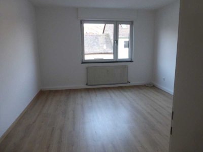 Ma-Neckarau, 1 Zi-App, Erstbezug nach Vollsanierung, 25 qm, teilm., 3.OG ab sofort