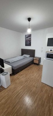 1200.0 € - 40.0 m² - 1.0 Zi.