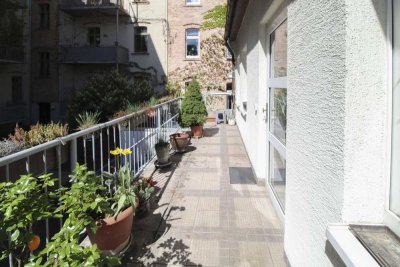 TOP-Lage - 1 Zimmer mit sonnigem Blick zum Innenhof - Renovierungsbedarf