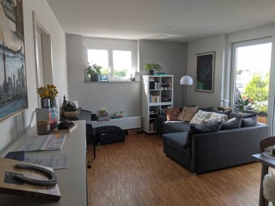 Teilmöblierte 3-Zi.-Penthousewohnung mit Terrasse in Stadtnähe