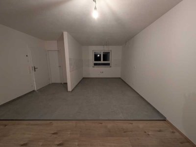 Erstbezug mit Balkon: Geschmackvolle 3-Zimmer-Maisonette-Wohnung mit geh. Innenausstattung