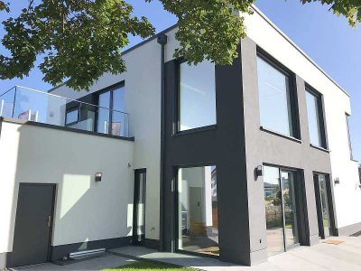 Freistehendes Haus mit Grundstück  - Erstbezug