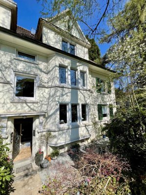 BIK: WOHNEN IN BELIEBTER LAGE AN DER KAISERHÖHE! Geräumige DHH mit großem Garten!