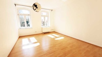 Helle 1,5-Zi-Wohnung im 1.OG mit Balkon, EBK, Badewanne, Wirtschaftsraum