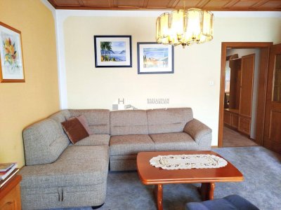 Familienfreundliches Haus mit Doppelgarage in ruhiger Lage