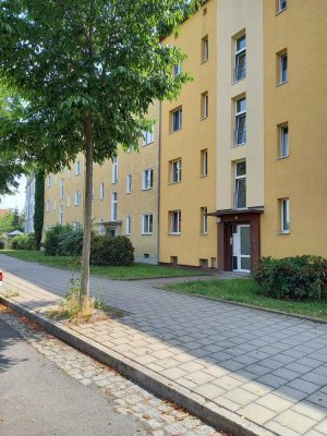 Eine kleine 2 Raumwohnung wartet, frisch renoviert, auf neue Bewohner