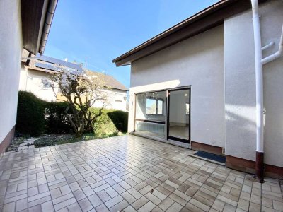 Großzügige 2,5 Zimmer-EG-Wohnung