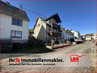 Einfamilienhaus mit Einliegerwohnung in sehr gemütlicher Lage!