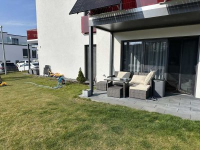 Neubau: 3-Zimmer-Wohnung mit 2 Terrassen, eigenem Gartenanteil und Stellplatz! Provisionsfrei!