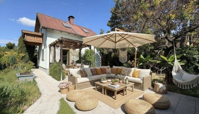 MÖDLING! SOMMER UND SONNE im Einfamilienhaus mit schönem idyllischem Garten auf einem Eckgrundstück zum Kauf!