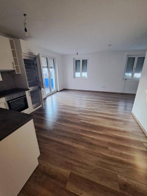 große 3-Zimmer Wohnung inkl. Einbauküche und Balkon