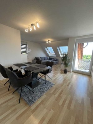 Gemütliche 2-Zimmer-Dachgeschosswohnung mit Balkon in Mannheim-Wallstadt