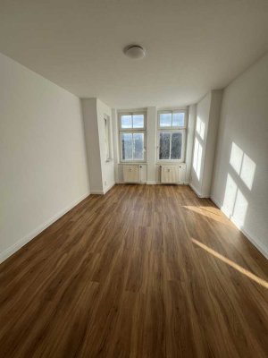 Neu saniert - 3 Raum mit Bad/Wanne und Balkon