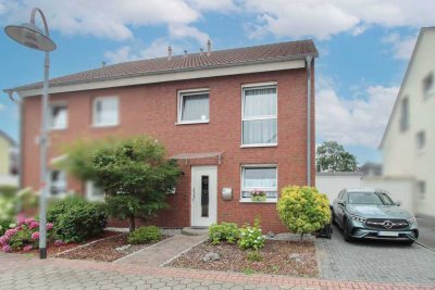 Familienidyll: Gepflegte Doppelhaushälfte mit grüner Oase in ruhiger Lage von Moers