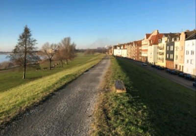 Schöne 3- Raum Wohnung mit Blick auf den Rhein!