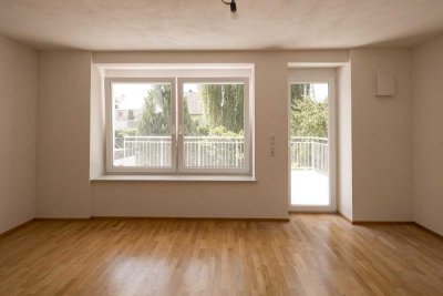 Stilvolle, neuwertige 4-Raum-Wohnung mit gehobener Innenausstattung mit Balkon und EBK in Fischach