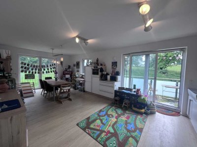 Helle 3,5-Zimmer-Wohnung mit Balkon und Garten und Blick ins Grüne