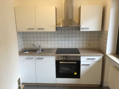 1-Zimmer Erdgeschosswohnung mit Einbauküche und Terrasse in Aschaffenburg-Schweinheim