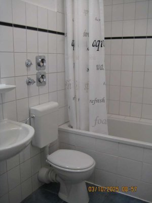 Helle 2-Zimmer Wohnung im 2. OG zentral in Husum gelegen mit Garage und Garten