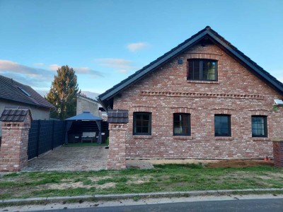 Stilvolle 2,5-Raum-Maisonette-Wohnung mit gehobener Innenausstattung mit EBK in Kolkwitz