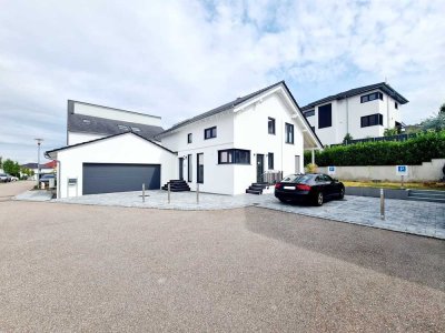 Stilvolles, modernes Einfamilienhaus mit Salon und Garten in Massenbachhausen